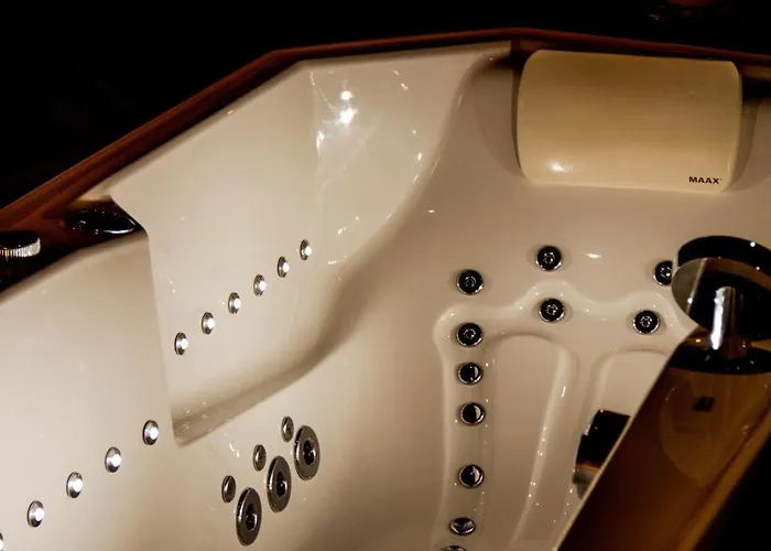 Viktoria Eden מלון 4*